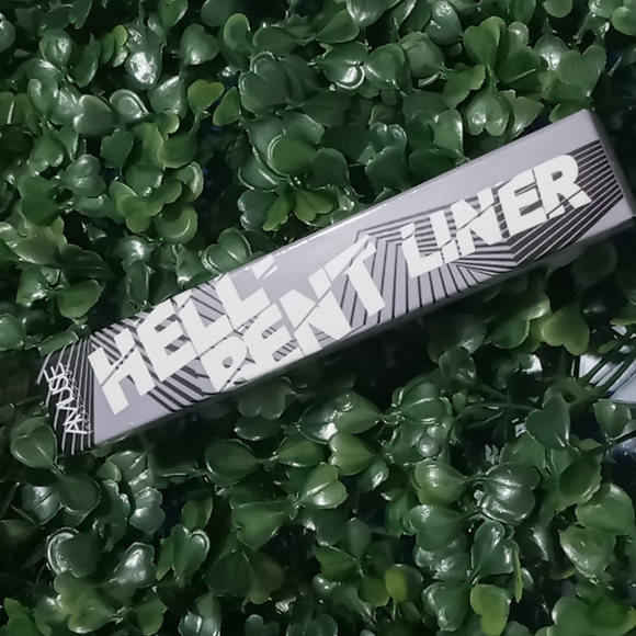 Hell-Bent Waterproof Black Liquid Eyeliner - Picture 4 of 7